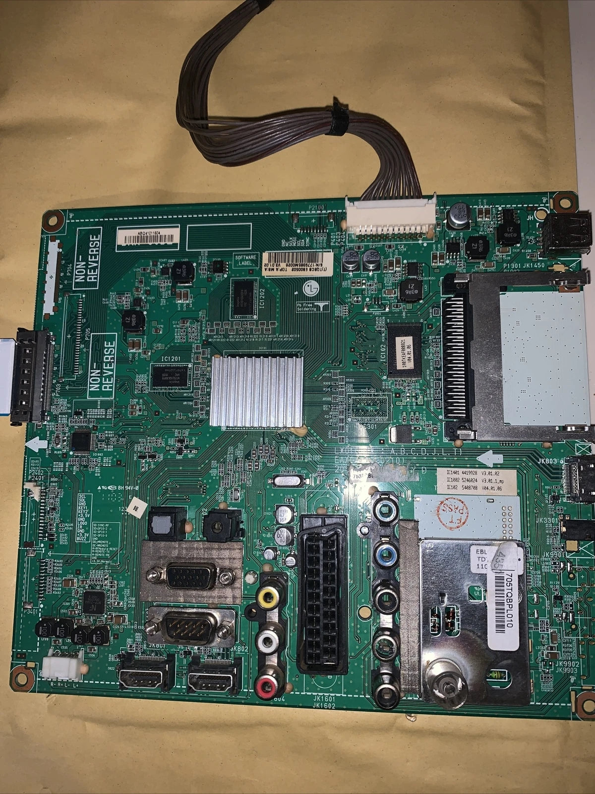 MAIN BOARD EAX64113202 LG 32LK330A